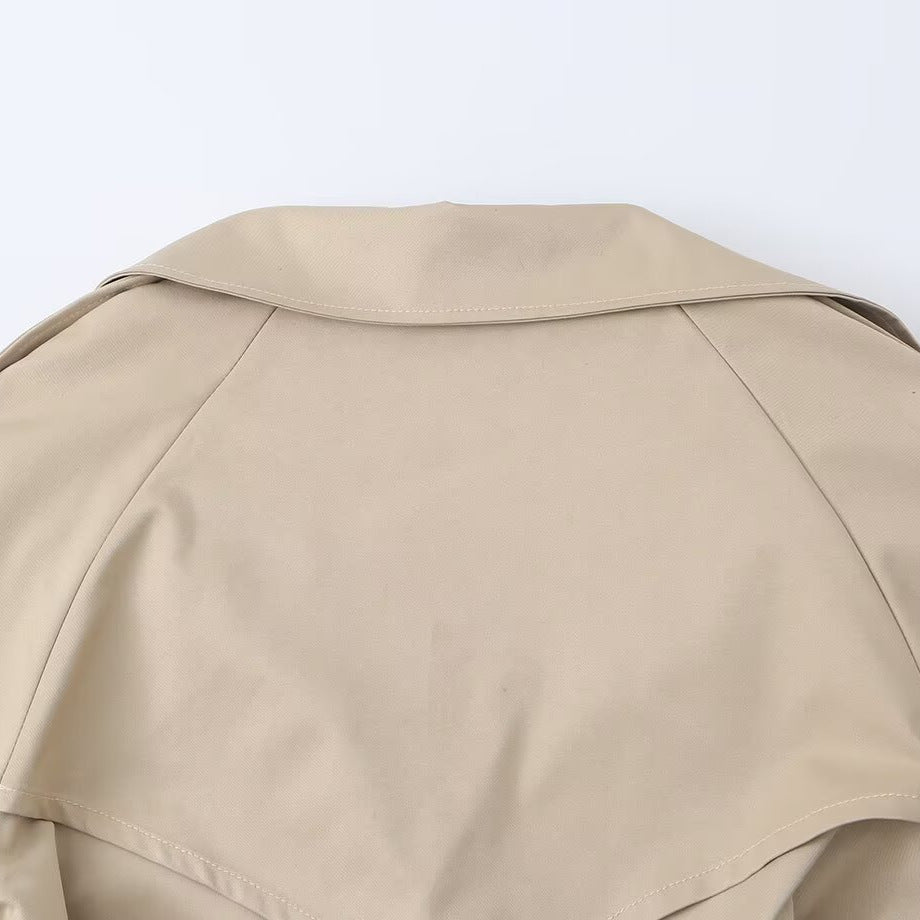 Damen Cropped Trenchjacke mit Taillengürtel, breitem Revers und Cape-Detail Drune