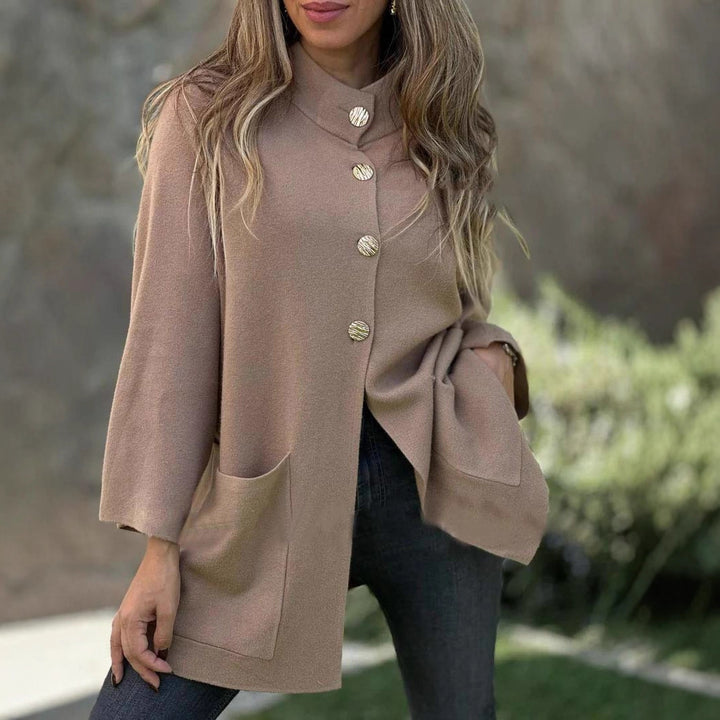 Damen Oversize Cape-Cardigan mit Stehkragen, aufgesetzten Taschen und Zierknöpfen Drune