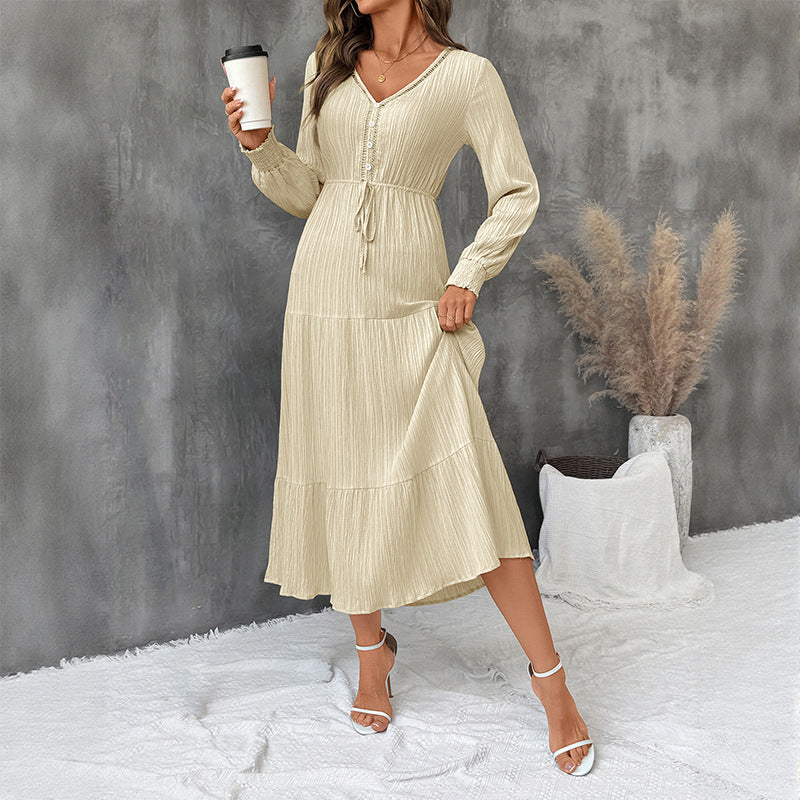 Damen Crinkle-Midikleid mit V-Ausschnitt, Knopfleiste, tailliertem Bindegürtel und Stufenrock Drune
