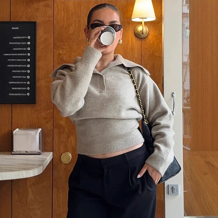 Damen Kurzgeschnittener Feinstrickpullover mit Polokragen und breitem Rippbund Drune