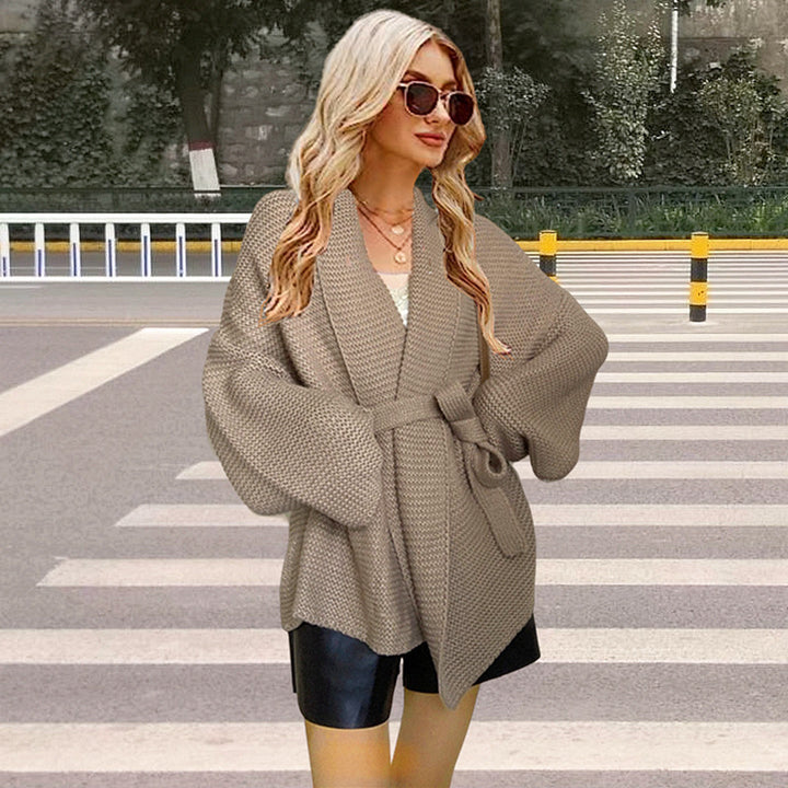 Damen Grobstrickjacke mit modernem Wickeldesign und breitem Kragen Drune
