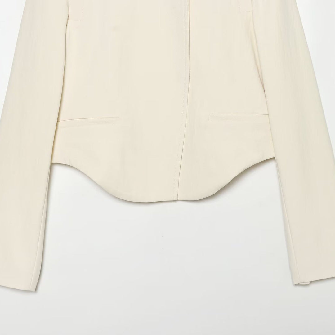 Damen Kurze Tailleurjacke mit Stehkragen, asymmetrischem Saum und Nahttaschen Drune