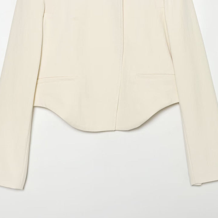 Damen Kurze Tailleurjacke mit Stehkragen, asymmetrischem Saum und Nahttaschen Drune