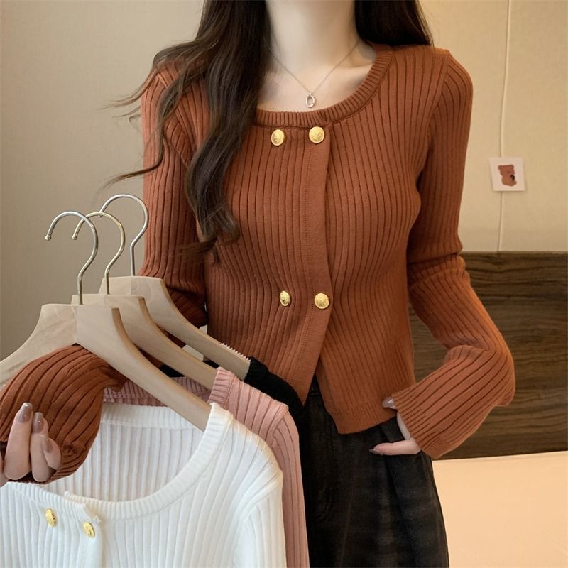 Damen Knitted Cardigan mit dekorativen Knopfdetails Drune