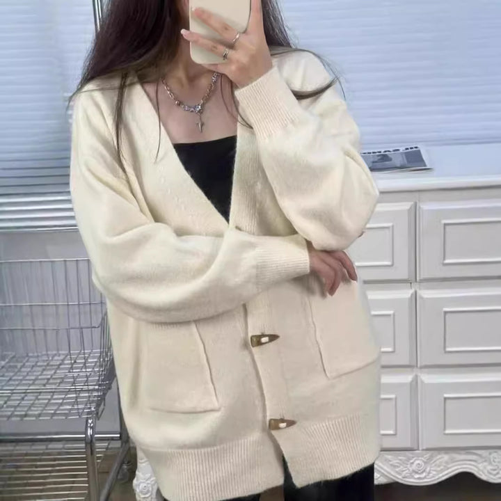 Damen gemütlicher Knitwear Cardigan mit großen Taschen und hochwertigen Knopfdetails Drune