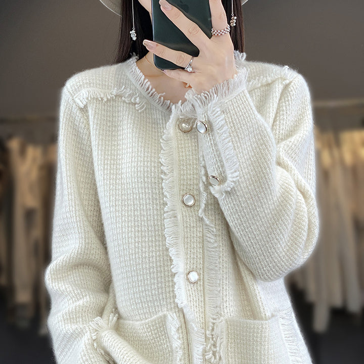 Damen Strickcardigan mit Fransenblende, Perlmuttknopfleiste und aufgesetzten Taschen Drune