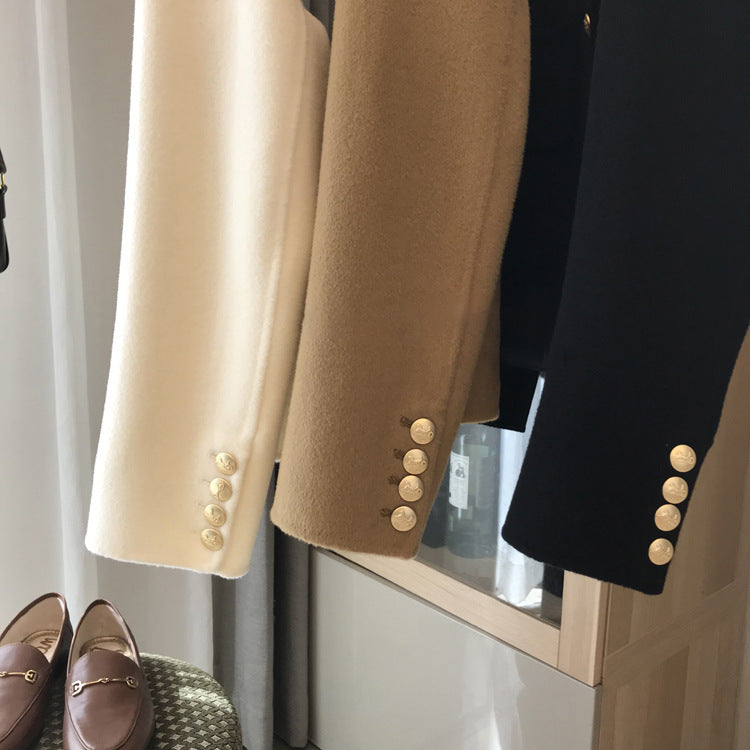 Damen Stilvolle Kurzjacke mit Knopfdetails Drune