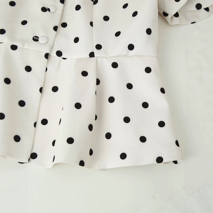 Damen Taillierte Polka‑Dot Bluse mit Stehkragen, Puffärmeln und Schößchen Drune
