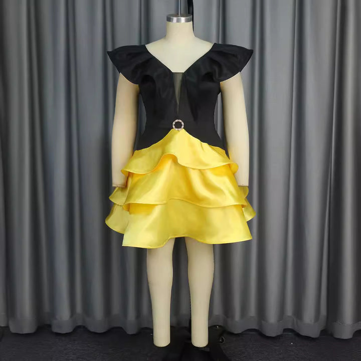 Damen Verspieltes Kleid mit voluminösen Rüschen und tiefem V-Ausschnitt Drune