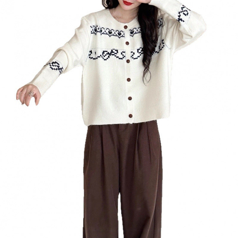 Damen Verspielter Strickcardigan mit Holzknöpfen und traditionellen Mustern Drune