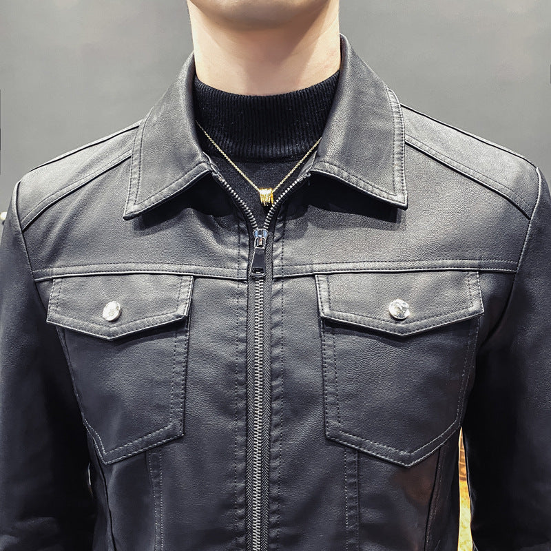 Herren Slim-Fit Kunstleder-Truckerjacke mit Hemdkragen und Brustpattentaschen Drune