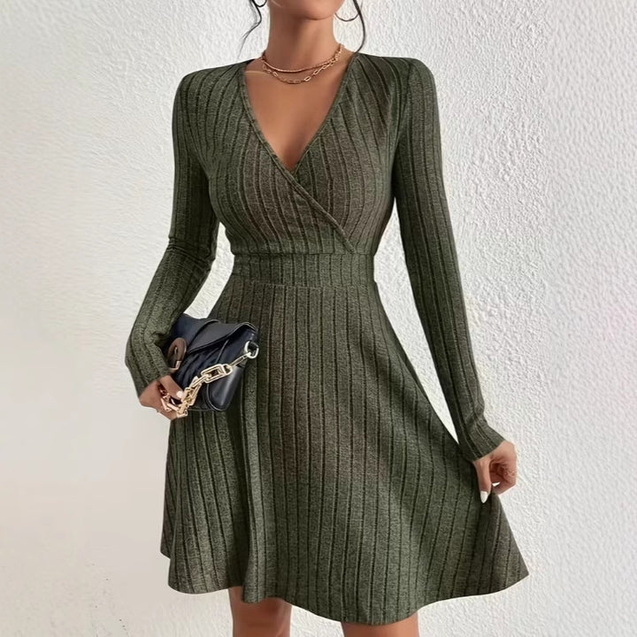 Damen Strickkleid mit Wickel-V-Ausschnitt, taillierter Bund und ausgestelltem A-Linien-Rock Drune