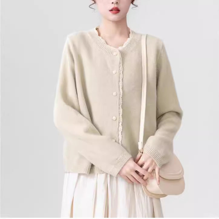 Damen Strickjacke mit Spitze und schönen Perlenknöpfen Drune
