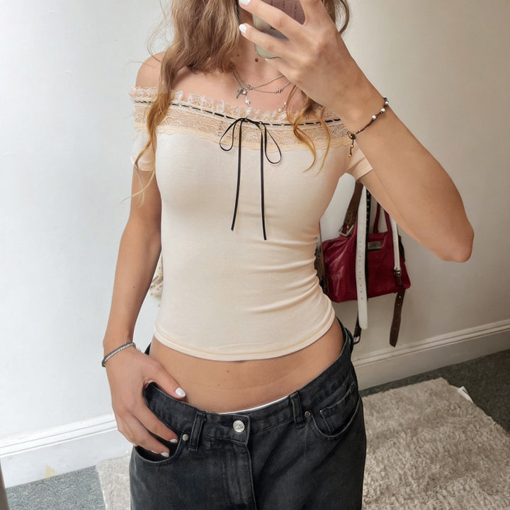 Damen Off-Shoulder Oberteil mit Spitzenverzierungen und taillierter Passform Drune