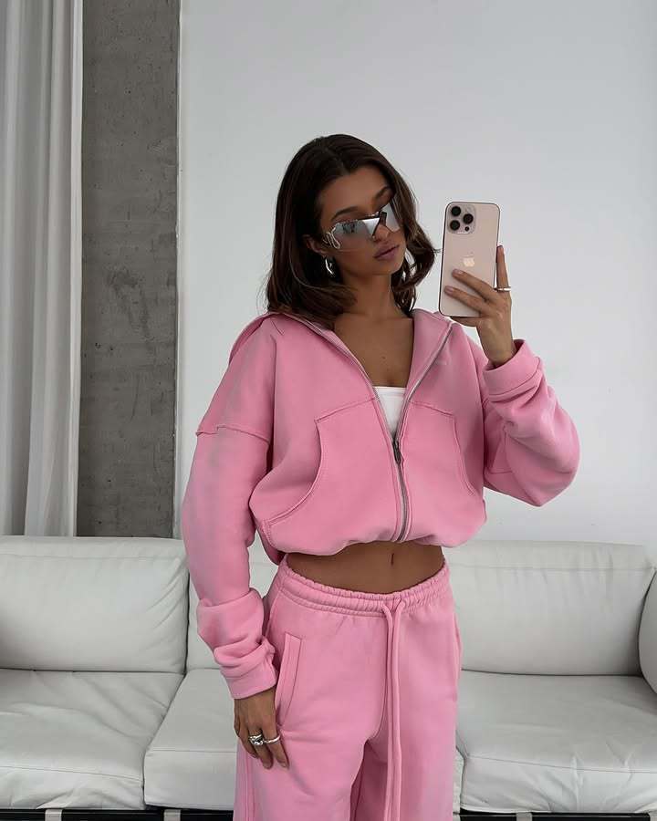 Damen oversized kurz geschnittener Kapuzenpullover und hochtaillierte Jogginghose Set aus Bio-Baumwollfleece Drune