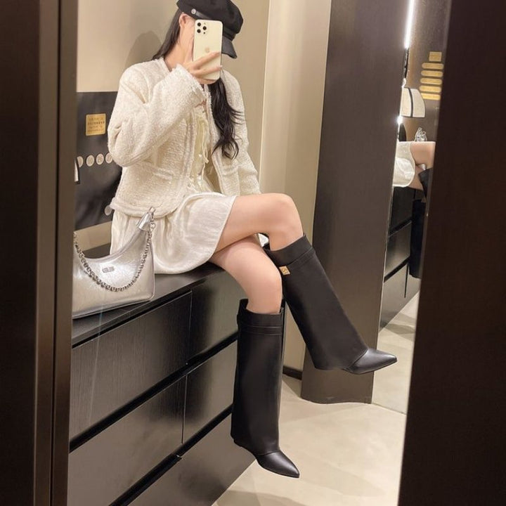 Damen Moderne kniehohe Stiefel mit verdecktem Keilabsatz und spitzer Zehenpartie Drune