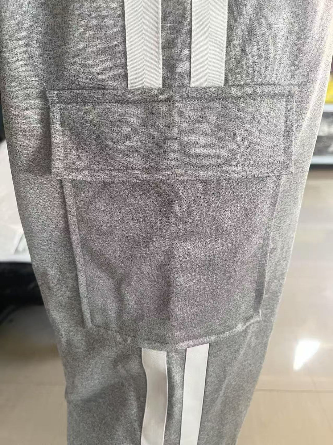Herren Utility-Jogginghose mit aufgesetzter Känguru-Tasche und breiten Kordeln Drune
