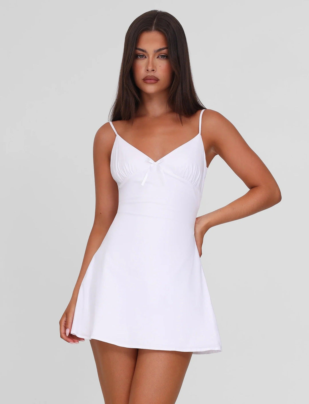 Damen Strandkleid mit hübschen Spaghettiträgern und fließendem Schnitt Drune