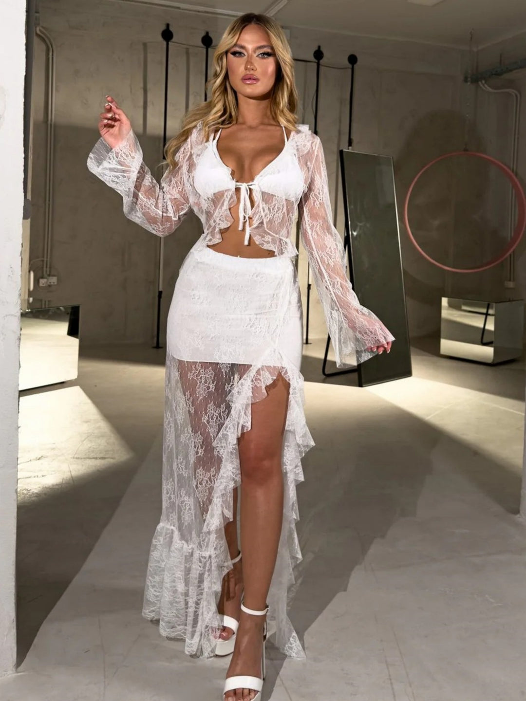 Damen Transparente Bluse mit Rüschenärmel und frechem Bindeband Drune