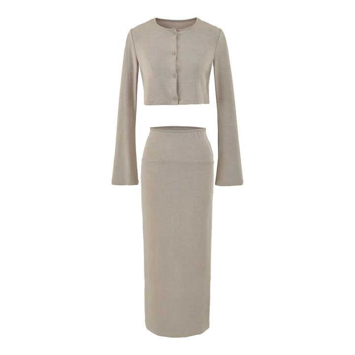Damen Kurzgeschnittenes Set aus Feinstrick mit Knopfcardigan und figurbetontem Maxirock Drune