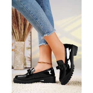 Damen Lack‑Loafer mit profilierter Gummisohle, dekorativer Riemchenschleife und gepolstertem Komfortfußbett Drune