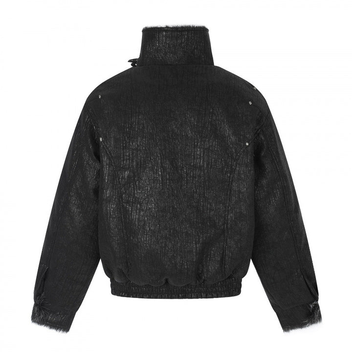 Herren Kurze Biker-inspirierte Kunstleder-Bomberjacke mit Nieten, doppeltem Schnallenkragen und Teddyfutter Drune