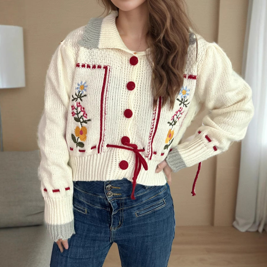 Damen Strickjacke mit floralen Stickereien und dekorativen Knöpfen Drune