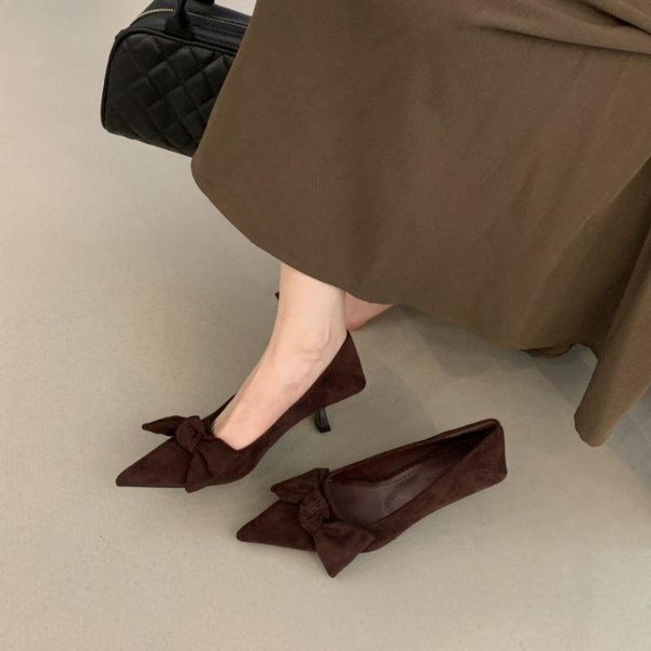 Damen elegante spitze Samt-Pumps mit mittelhohem Kittenabsatz und Zierschleife Drune