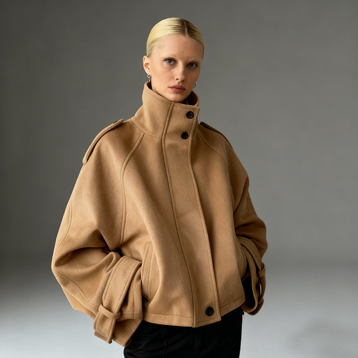 Damen Kurze Oversize Wolljacke mit Stehkragen und Schulterklappen Drune