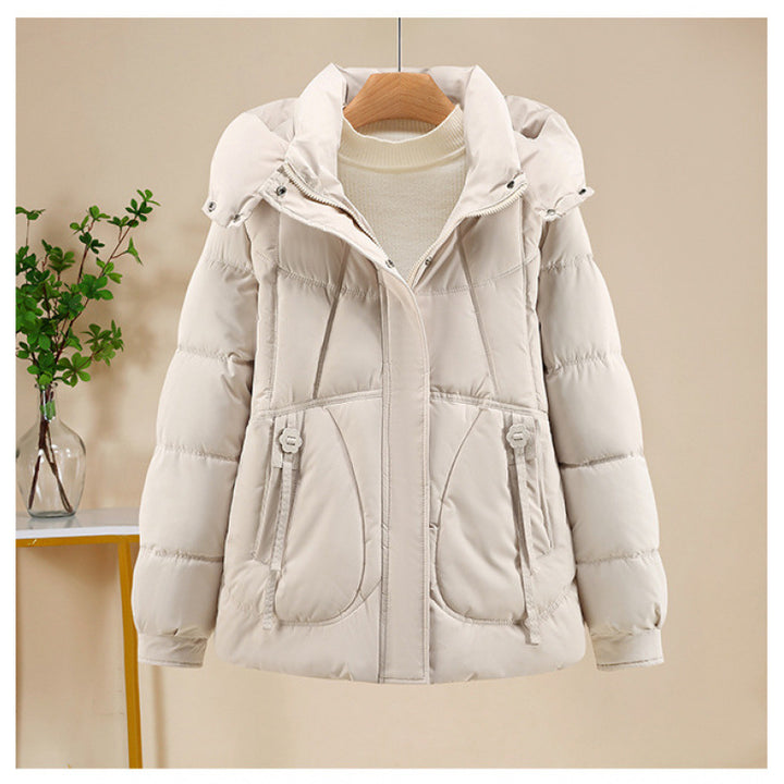 Damen Kurzjacke im Puffer‑Look mit Kapuze, taillierender Schnitt und Reißverschluss Drune