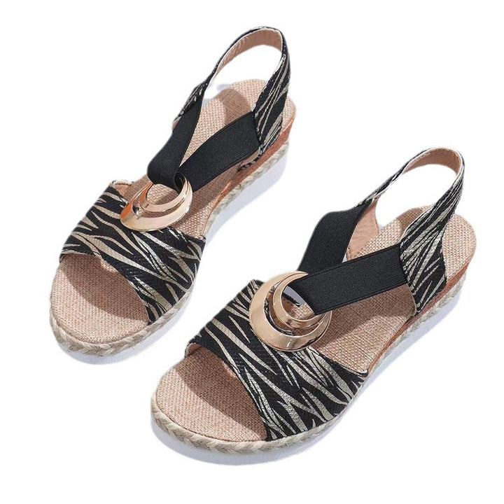 Damen Keil-Sandalen mit Metallic-Optik, dekorativem Ring und Elastik-Fersenriemen Drune