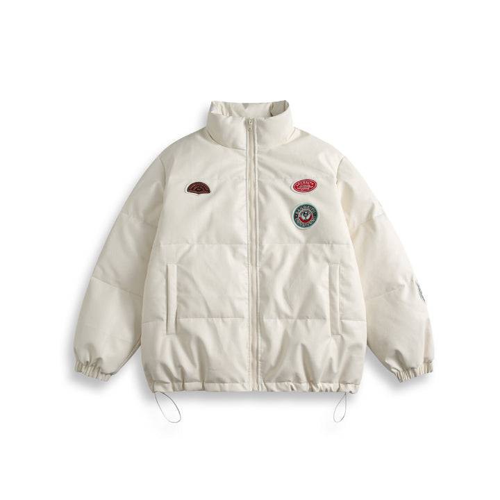 Unisex Kurz geschnittener wattierter Kunstleder‑Puffer mit hohem Stehkragen und Badge‑Details Drune