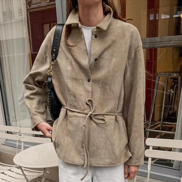 Damen Suede Jacke mit Taillengürtel und feinen Knopfdetails Drune