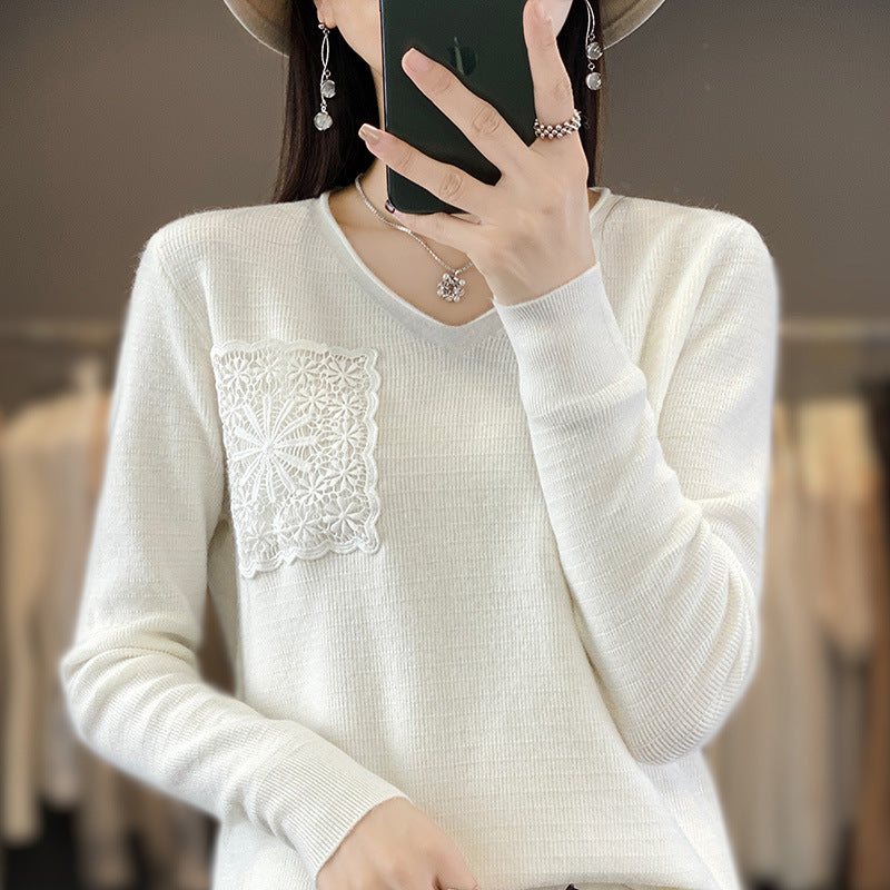 Damen Kaschmir‑Optik V‑Ausschnittpullover mit floraler Häkelapplikation Drune