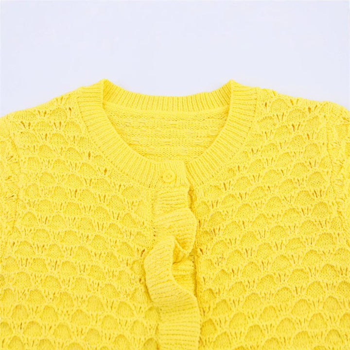 Damen Strickjacke mit Rüschendetails und Knopfleiste Drune