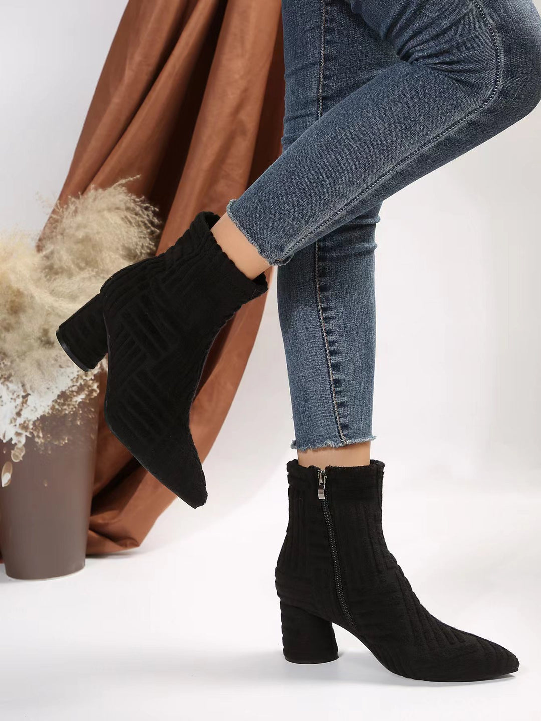 Damen Texturierte Ankle-Boots aus Frottee mit spitz zulaufender Vorderkappe und Blockabsatz Drune