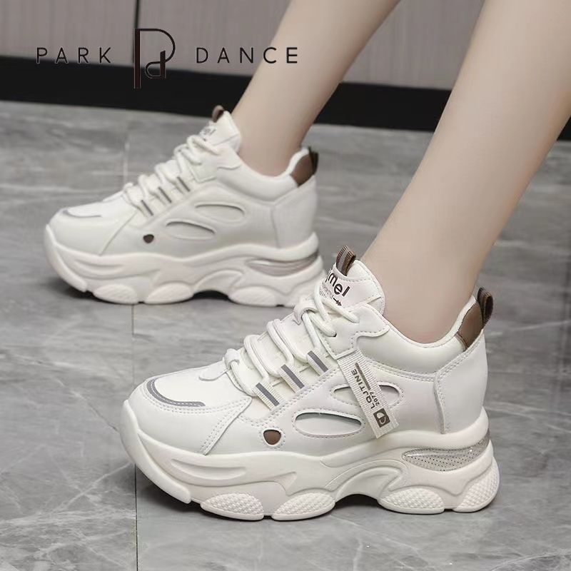 Damen Sportliche Sneakers mit luftiger Mesh-Oberfläche und robuster Sohle Drune