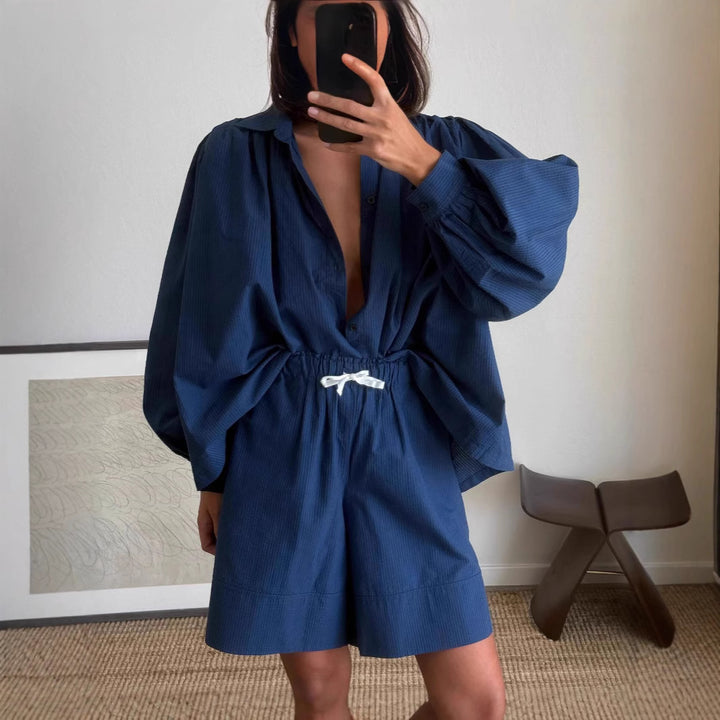 Damen lässiges Kombi-Outfit mit lockerer Bluse und Shorts Drune