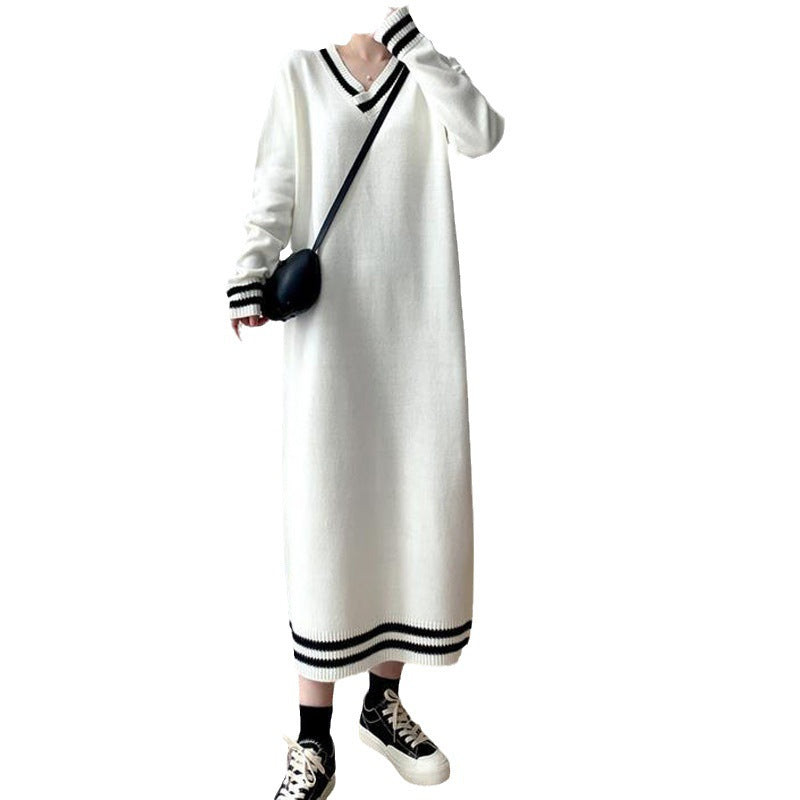 Damen Langarm-Strickkleid mit modernem V-Ausschnitt und kontrastierenden Rippdetails Drune