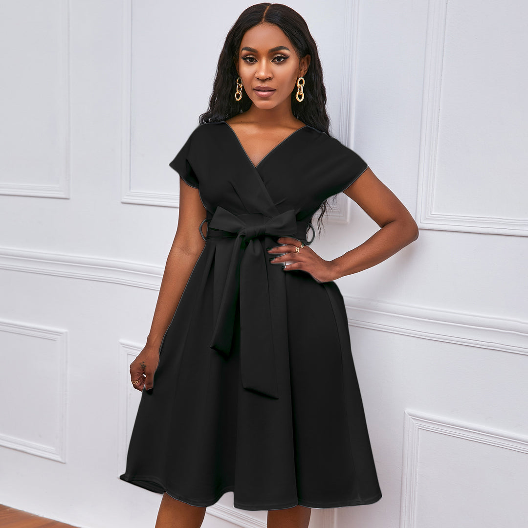 Damen Wickelkleid mit elegantem Schnitt und dekorativem Taillengürtel Drune