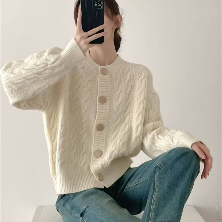 Damen Strickjacke mit Zopfmuster und großen Knöpfen Drune