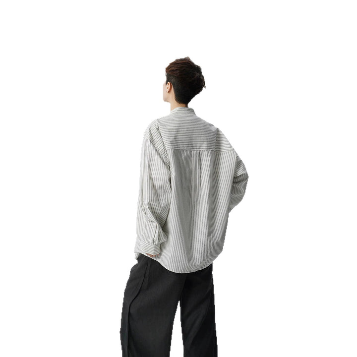 Herren Oversize-Hemd mit Stehkragen und feinem Nadelstreifen Drune