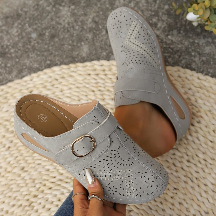 Damen Atmungsaktive Lederimitat-Mules mit ergonomischem Komfortfußbett und Zierschnitt Drune