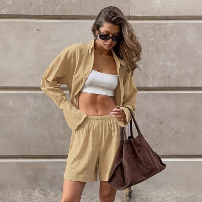 Damen lässiges Ensemble aus oversized Hemdbluse und Shorts im modernen Schnitt Drune