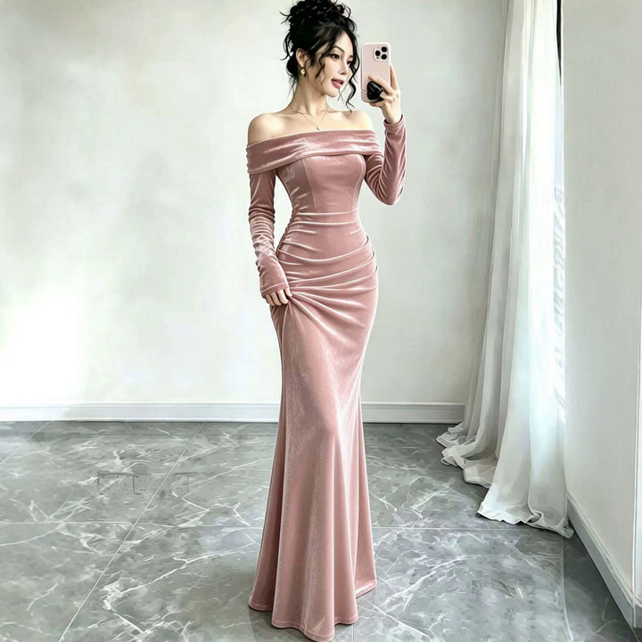 Damen Langes Samtabendkleid mit Carmenausschnitt und tiefem Rückenausschnitt Drune