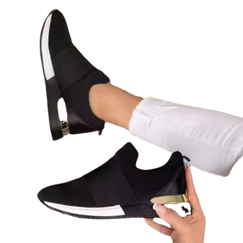 Damen Slip-On Wedgesneaker mit verstecktem Keil und Metallic-Fersenakzent Drune