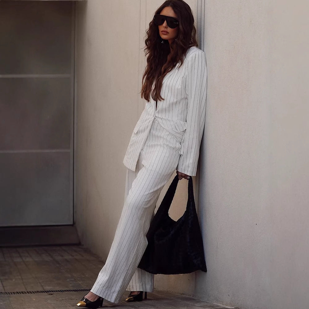 Damen Zweiteiliges Nadelstreifen-Anzugset mit Oversize-Blazer und weiter Bundfaltenhose Drune