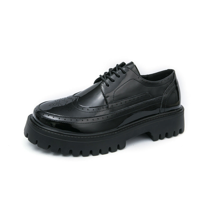 Damen Plateau-Brogue Derby mit markanter Profilsohle und Lacklederoptik Drune