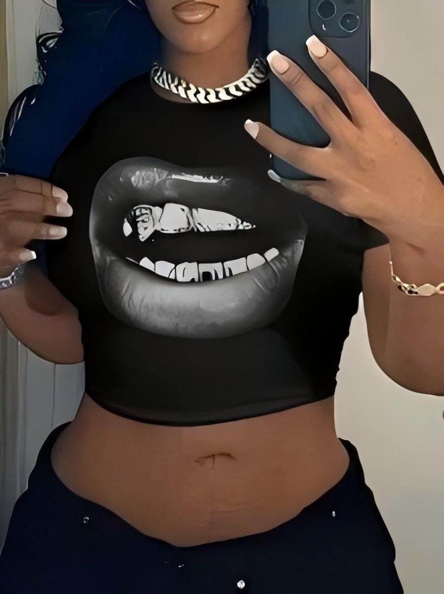 Damen Crop-Top mit künstlerischem Statement-Druck Drune