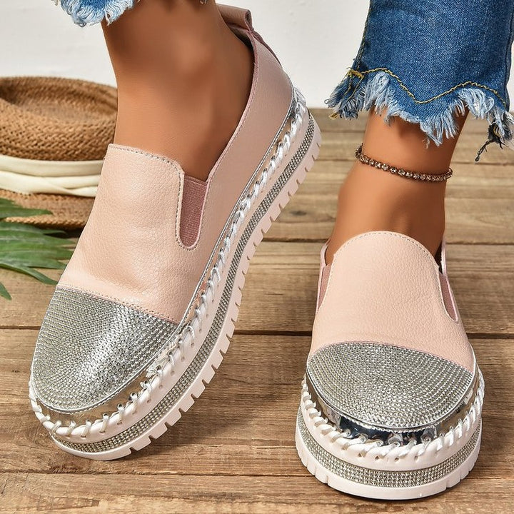 Damen Slip-On Plateau-Sneaker mit glitzerverzierter Zehenkappe und geflochtener Sohlendetails Drune